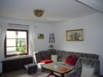 Petersberg OT Gutenberg: Einfamilienhaus-Bungalow mit Nebengelass, 3 Garagen - Wohnzimmer