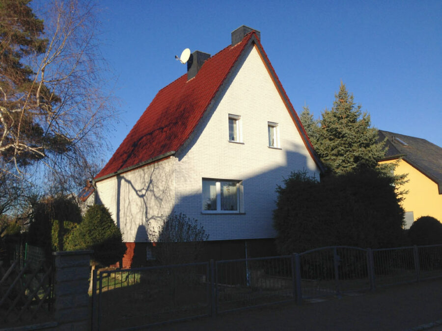Halle-Dölau: Einfamilienhaus nahe der Dölauer Heide mit gepflegtem Gartengrundstück, 06120 Halle (Saale)-Dölau, Einfamilienhaus