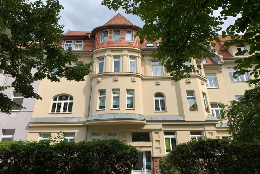 Halle (Saale)-Südliche Innenstadt: Renditeobjekt/Zinshaus, Baudenkmal mit 8 Wohnungen, 06110 Halle (Saale)-Südliche Innenstadt, Mehrfamilienhaus