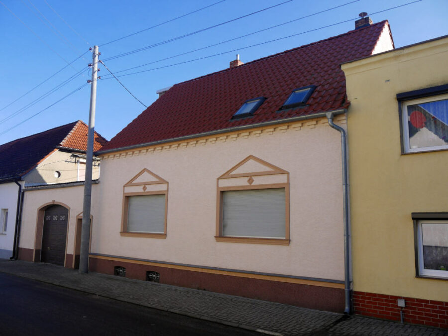 Südliches Anhalt: Ensemble aus Wohnen und Gewerbe mit Ausbaureserve, 06369 Südliches Anhalt-Görzig, Haus