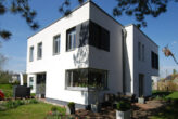 Halle-Kröllwitz: Moderne Bauhaus-Architektenvilla in sehr guter Lage - Bild3
