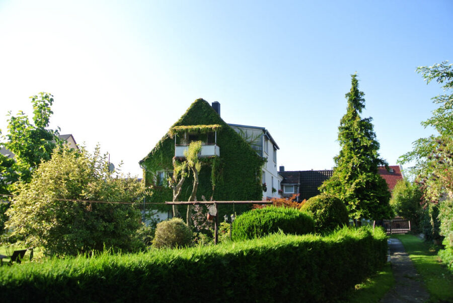 Halle-Dölau: Eigentumswohnung mit großem Garten, Balkon, PKW-Garage, 06120 Halle (Saale)-Dölau, Wohnung