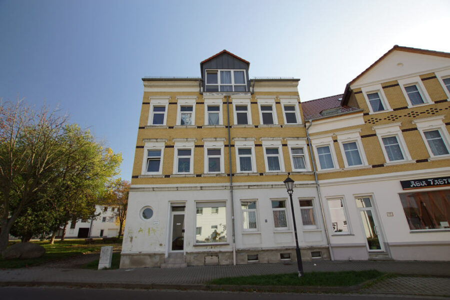 Leipzig OT Zwenkau: Renditeobjekt mit Balkonen und PKW-Stellplätze, 04442 Leipzig-Zwenkau, Mehrfamilienhaus