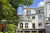 Halle-Giebichenstein: Reihenmittelhaus mit 4 Terrassen, Garten, Garage und Einbauküche - Bild1