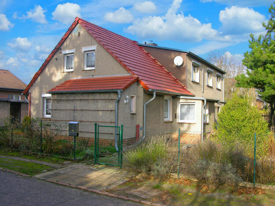 Salzatal OT Krimpe: Einfamilienhaus mit Garage und Nebengelass, 06198 Salzatal OT Krimpe, Einfamilienhaus