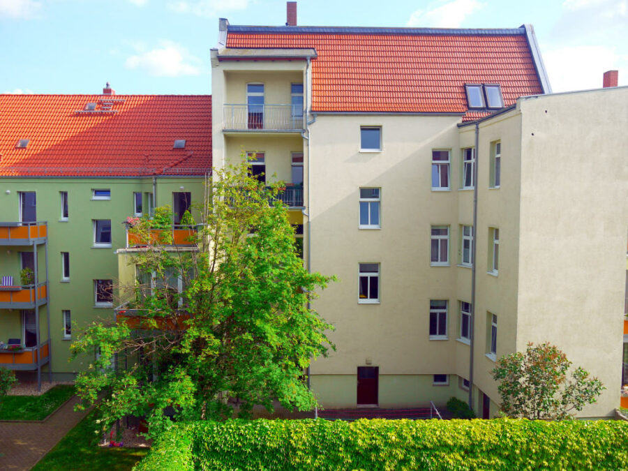 Halle-Südliche Vorstadt: Renditeobjekt mit 6 Eigentumswohnungen mit Südbalkon, Stellplätze, 06110 Halle (Saale)-Südl. Vorstadt, Wohnung