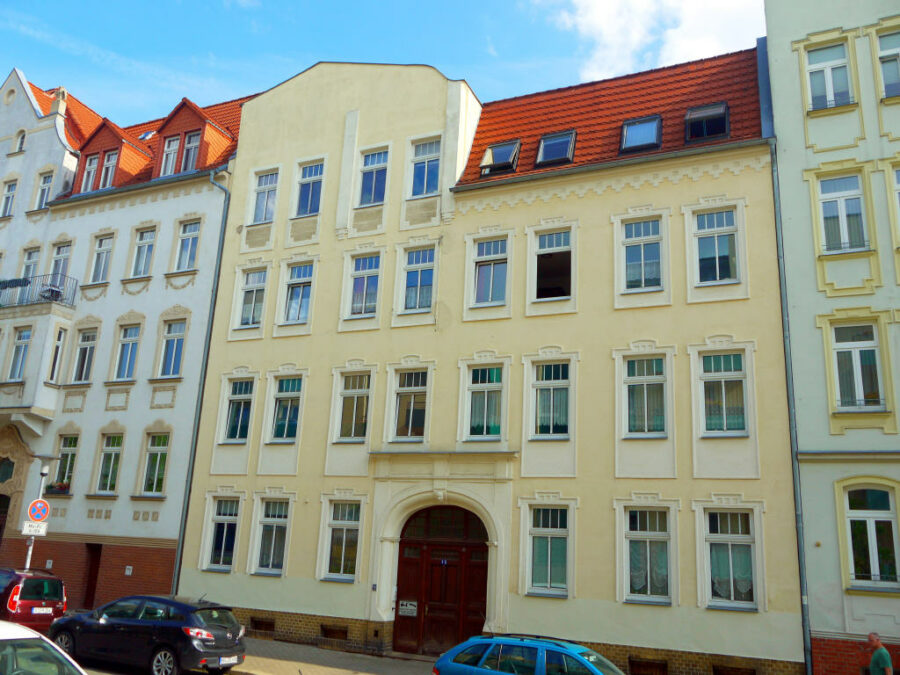 Halle-Südliche Vorstadt: Eigentumwohnung mit Südbalkon , 3 Zimmer, Stellplatz, 06110 Halle (Saale)-Südl. Vorstadt, Wohnung