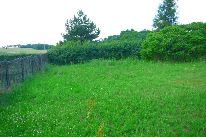 Wettin-Löbejün: 2045 m² großes Naturgrundstück mit Bebauungsvorschlag, 06193 Wettin-Löbejün, Einfamilienhaus