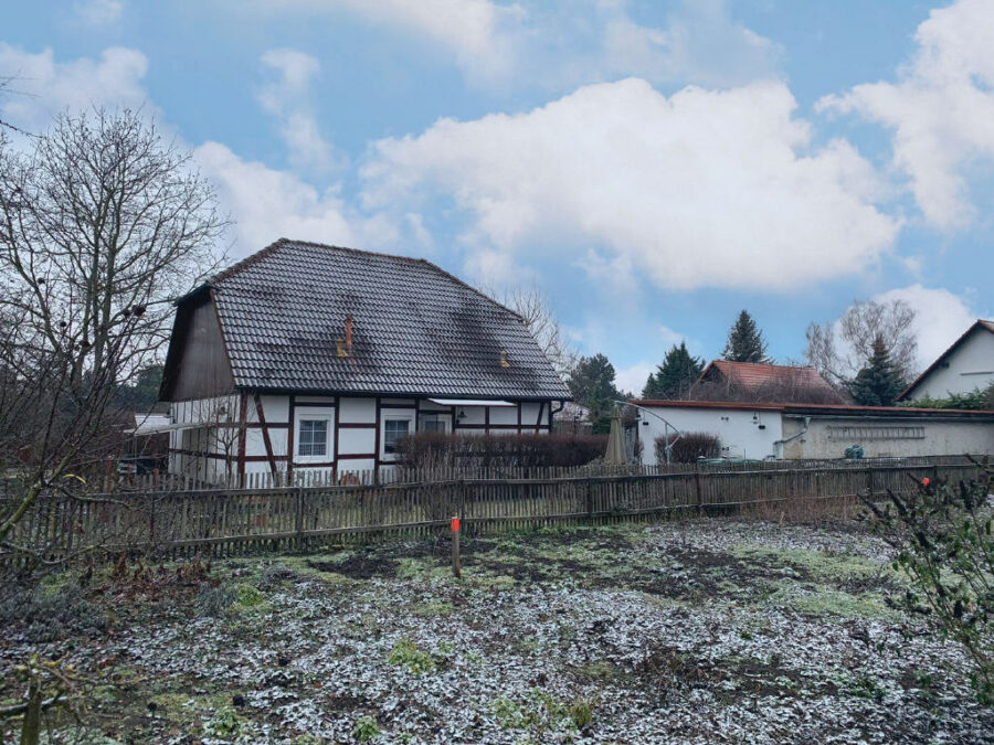 Halle-Diemitz: Haus-Neubau auf 2.880 qm großem Grundstück, ruhige Lage, 06116 Halle (Saale)-Diemitz, Einfamilienhaus