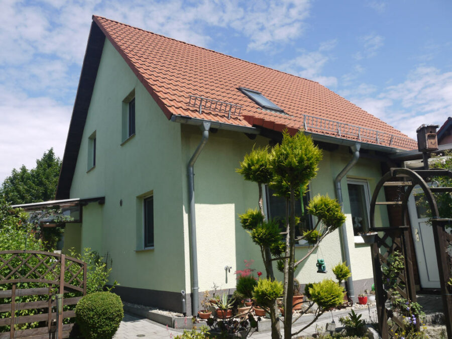 Wettin-Löbejün OT Merbitz: Einfamilienhaus mit Wintergarten, überdachten Freisitz und Carport, 06193 Wettin-Löbejün-Merbitz, Einfamilienhaus