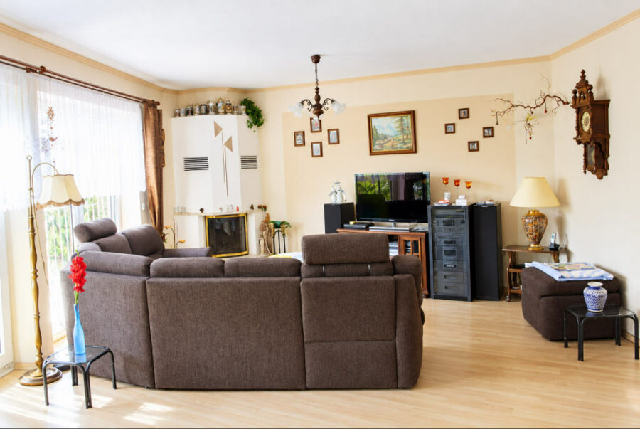 Wohnzimmer mit Kamin