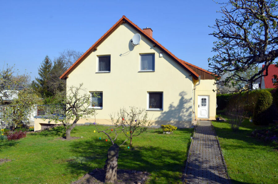 Halle-Frohe Zukunft: Einfamilienhaus in bevorzugter Lage, großes Grundstück, 06118 Halle (Saale)-Frohe Zukunft, Einfamilienhaus