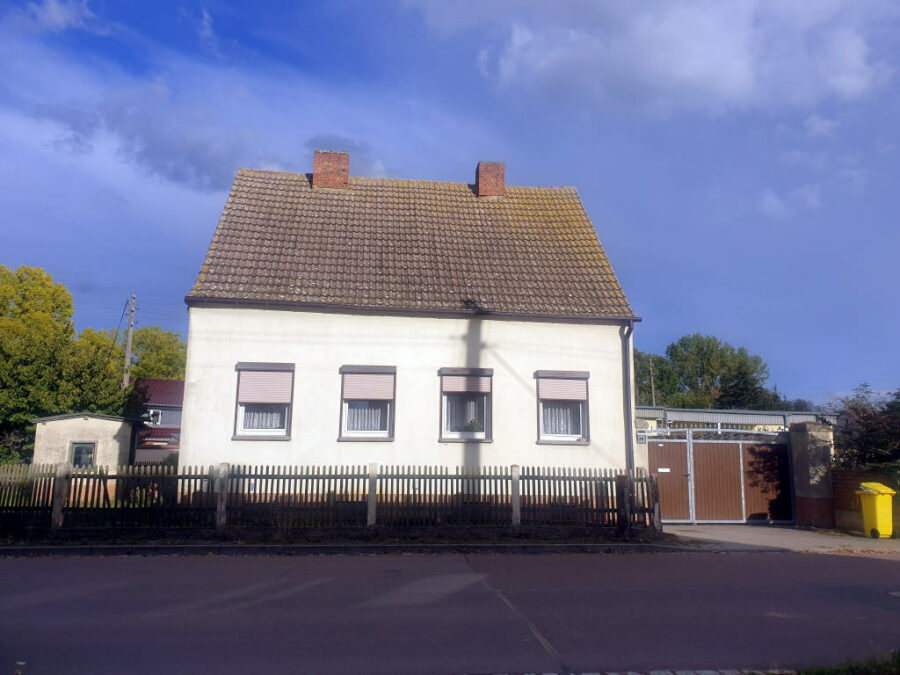 Landsberg OT Schwerz: Einfamilienhaus mit Nebengelass, 06188 Landsberg-Schwerz, Einfamilienhaus