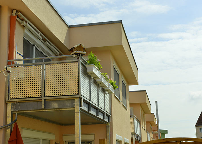 Halle-Südliche Vorstadt: Zweifamilienhaus mit Garten und Stellplätze, 06110 Halle (Saale)-Südliche Vorstadt, Zweifamilienhaus