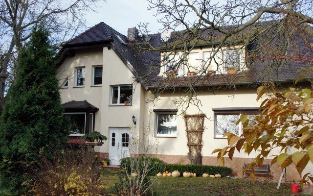 Halle-Lettin: Einfamilienhaus mit großem Gartengrundstück, 9 Garagen, Sauna…, 06120 Halle (Saale)-Lettin, Einfamilienhaus