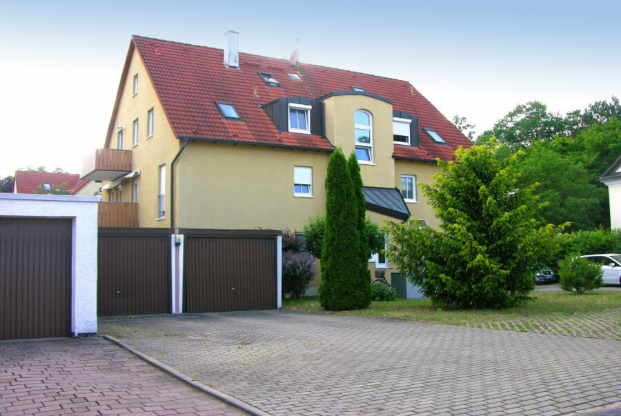 Halle-Vogelweide: Wohnung mit Loggia und PKW-Stellplatz, 06110 Halle- Vogelweide, Wohnung