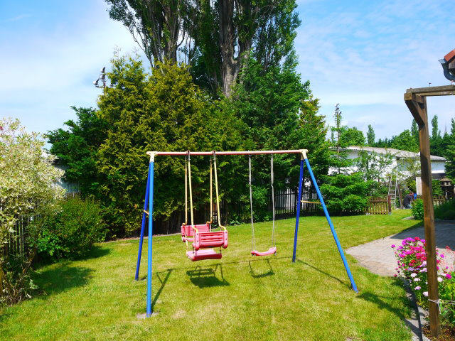 Salzatal OT Bennstedt: Einfamilienhaus mit Einbauküche, Doppelgarage, 2 Garagen, 06198 Salzatal-Bennstedt, Einfamilienhaus