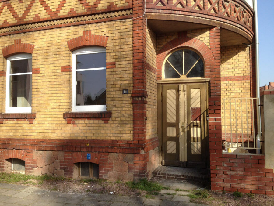 Halle-Dölau: 3-Familienhaus zum Sanieren, nahe Dölauer Heide, ruhige Wohnlage, 06120 Halle (Saale)-Dölau, Mehrfamilienhaus