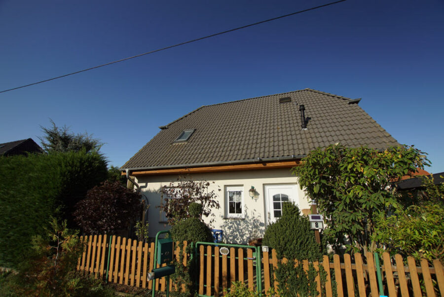 Landsberg OT Kockwitz: Haus mit Gartengrundstück am Ortsrand, Garage, 06188 Landsberg-Kockwitz, Einfamilienhaus