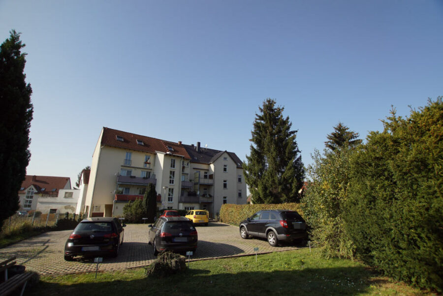 Leipzig OT Zwenkau: Solides Zinshaus mit 6,6 % Ist-Rendite, Garten und Stellplätze, 04442 Leipzig-Zwenkau, Mehrfamilienhaus