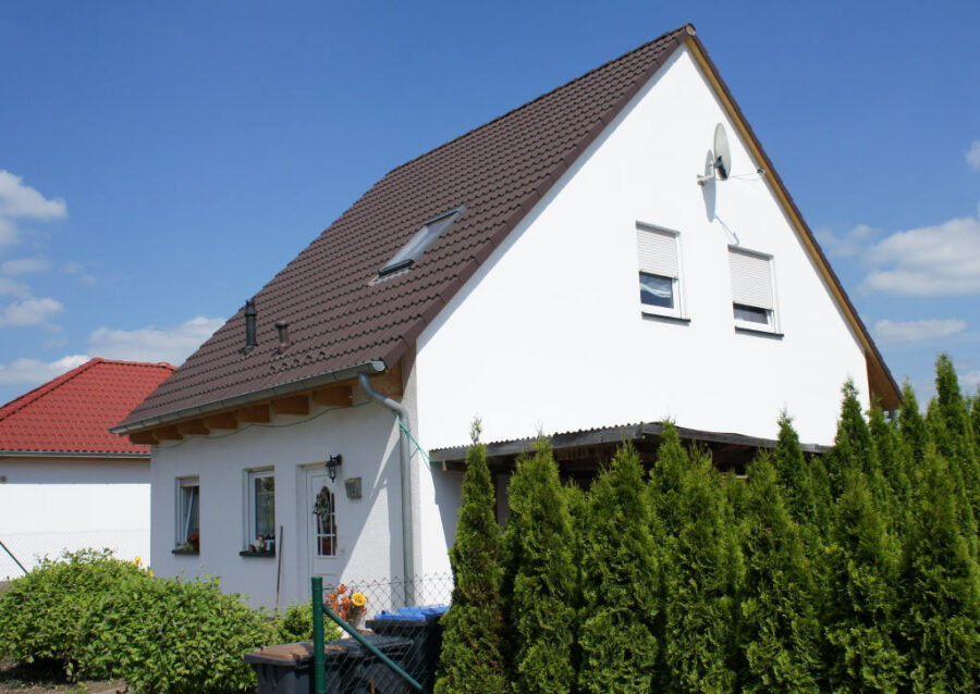 Halle-Ammendorf: Einfamilienhaus mit 4 Zimmern, PKW-Stellplatz, 06132 Halle (Saale)-Ammendorf, Einfamilienhaus