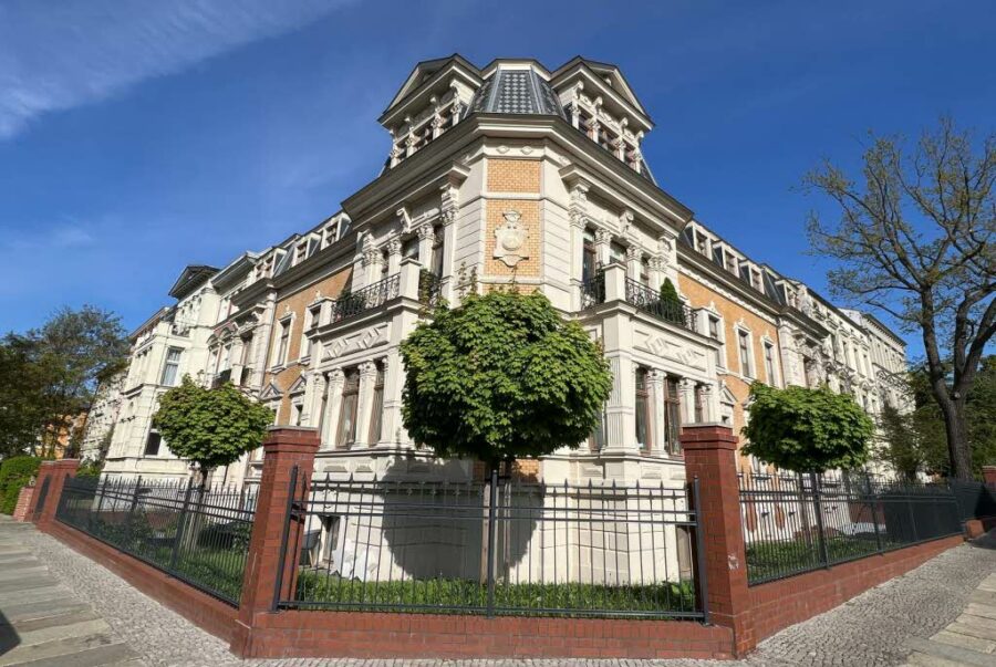 Halle-Mühlwegviertel: Wohnen im sanierten Baudenkmal, mit Aufzug, Tiefgarage, Balkone, 06108 Halle (Saale)-Mühlwegviertel, Wohnung
