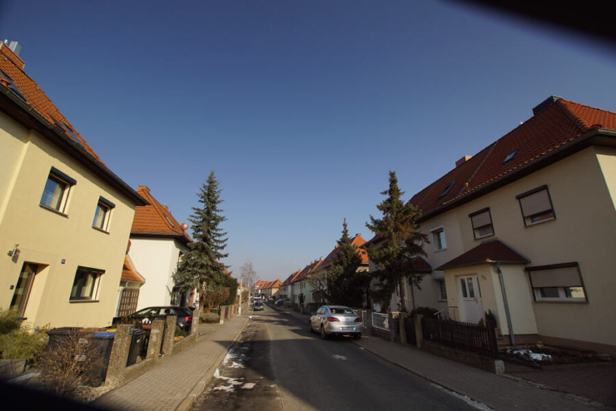 Halle-Gesundbrunnen: Reihenendhaus mit Garage und Stellplatz, Garten, 06128 Halle (Saale)-Gesundbrunnen, Doppelhaushälfte
