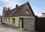 Salzatal OT Höhnstedt: Einfamilienhaus mit Garten, Garage und Stellplatz - das Einfamilioenhaus