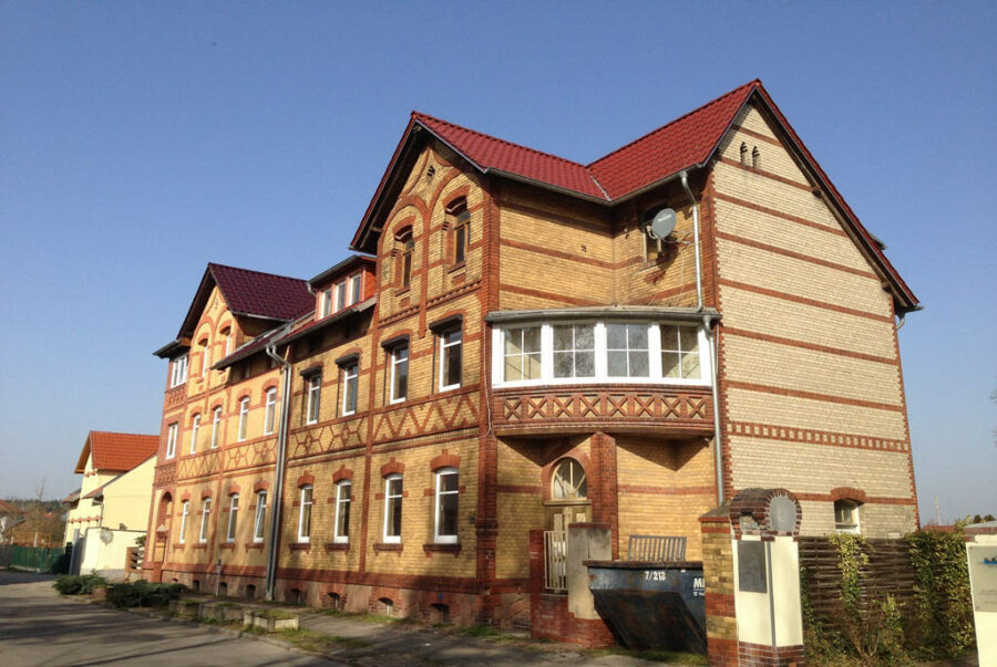 Halle (Saale)-Dölau: 2-Familienhaus zum Sanieren, ruhige Wohnlage, 06120 Halle (Saale)-Dölau, Zweifamilienhaus
