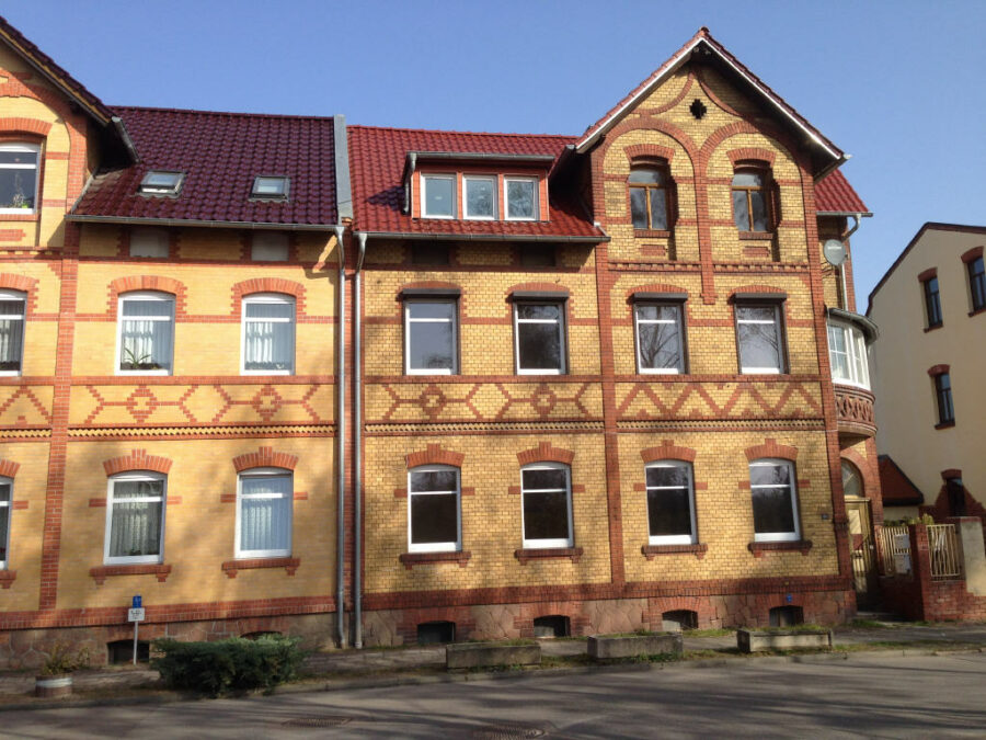 Halle-Dölau: Einfamilienhaus zum Sanieren, ruhige Wohnlage, 06120 Halle-Dölau, Einfamilienhaus
