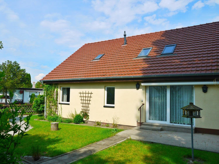 Salzatal OT Bennstedt: Einfamilienhaus mit Carport, Garten und Terrasse, 06198 Salzatal-Bennstedt, Einfamilienhaus