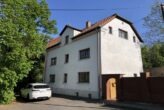 Halle-Wörmlitz: Wohnhaus zum Sanieren, mit Nebengelass und Garagen, Nähe zur Saale - Bild1