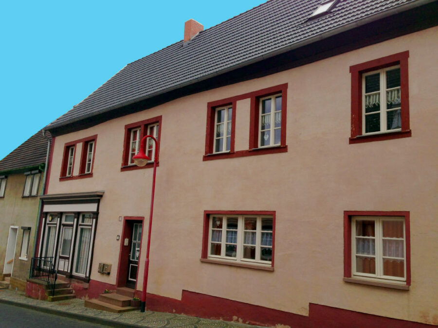 Mansfeld: Wohnhaus mit kleiner Gewerbeeinheit und Gäste-Wohnung, 06343 Mansfeld, Einfamilienhaus